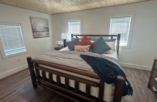 Duncansville Otro | NEW! 3-bed farmhouse in Duncansville w AC, WiFi. Close to Blue Knob Ski Resort