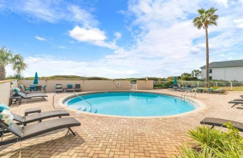 Seagrove Beach Apartamento | NEW 30A Beachfront Condo with Pool and 4 Beds with Gulf Views
