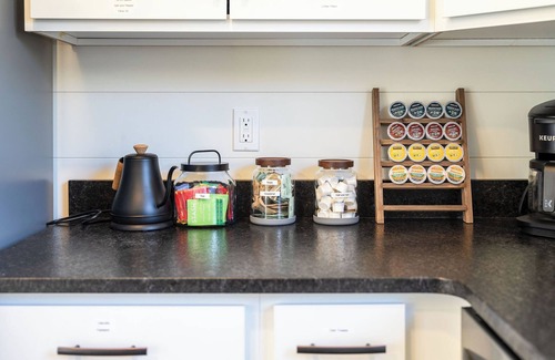 Bluff City Casa | New 3b/3ba waterfront construction on the South Holston River 1 mile from town.