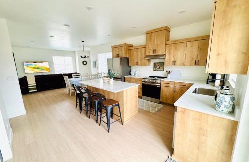 Rexburg Apartamento | New 3BR Home w Garage Near BYU-Idaho