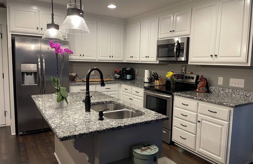 Shelbyville Casa | NEW 4 Bdrm house in Shelbyville - great neighborhood, 2 mi to Cooper Steel Arena