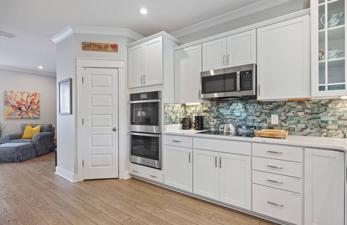 Palmetto Dunes Casa | New 4 bedroom Luxury Beach Home Minutes from Beaches, Pool, Spa, Golf Cart Bikes