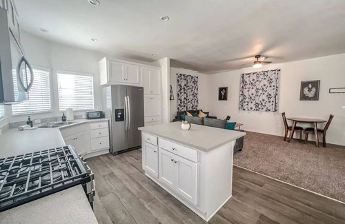 Sunridge Estates Casa | New! 5 Min to Casinos/River/Lake Mohave - Sleeps 8