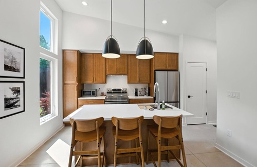 Thiensville Casa | NEW! 500 House - Unit C 1-Bedroom Townhouse - Handicap accessible