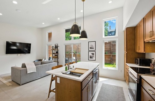 Thiensville Casa | NEW! 500 House - Unit C 1-Bedroom Townhouse - Handicap accessible
