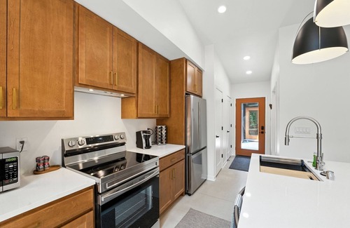 Thiensville Casa | NEW! 500 House - Unit C 1-Bedroom Townhouse - Handicap accessible