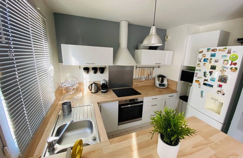 Mantes-la-Ville Apartamento | New 55m² apartment with balcony & parking - near A13/station