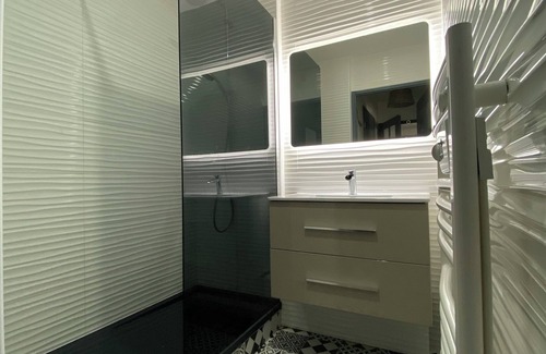 Mantes-la-Ville Apartamento | New 55m² apartment with balcony & parking - near A13/station