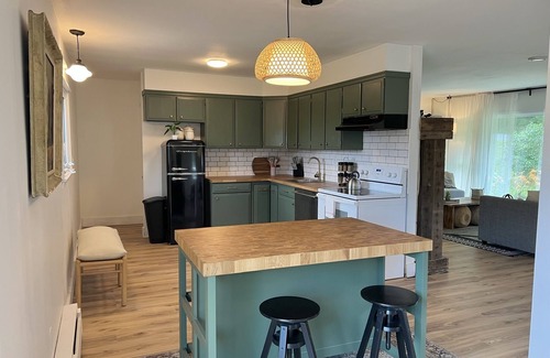 Stamford Casa | NEW 8 sleeper w/ GAMES ROOM, 2 living spaces