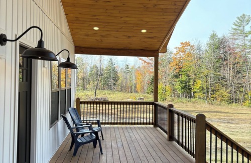 Wells Casa | NEW ADK Escape w/hot tub on trails, pet friendly!