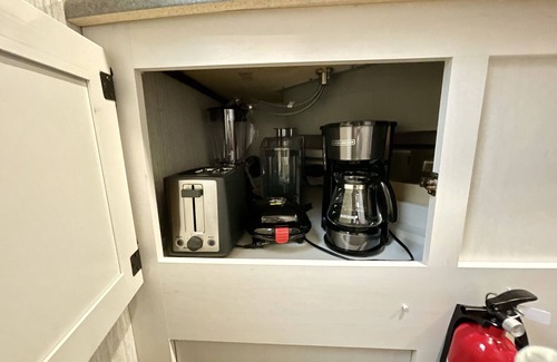 Seaboard Industrial Casa | NEW + ADVENTUROUS 2 bedroom Disney Camper/RV!