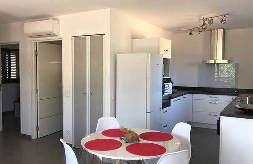 Bonifacio Villa | Mini-villa climatizada para 4 personas.