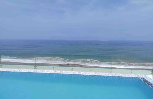 San Miguel Apartamento | Departamento Nuevo con piscina frente al mar