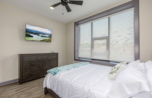 Marion Apartamento | New Apartments with views of Downtown Marion, NC!!