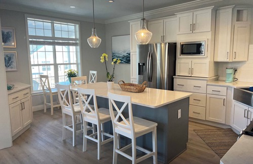 Marblehead Casa | New Bay Point Cottage at Waterview