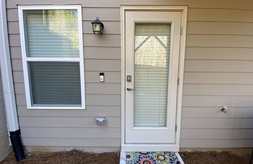 Cliftondale Casa | ⭐NEW⭐ | No Cleaning Fee | 1 BDRM 1 BATH Private Airport Hideaway