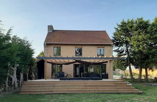 Frethun Casa | NEW: Beautiful family house with large jacuzzi 10min from the sea