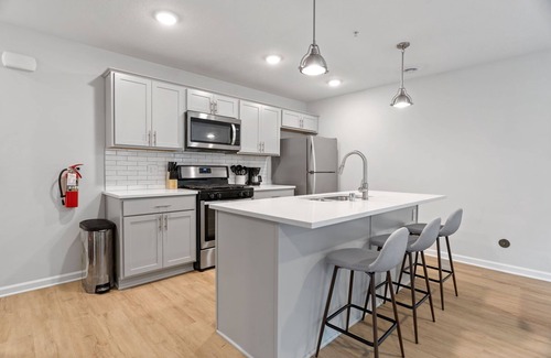 Uptown Apartamento | New! Beautiful Minneapolis Home