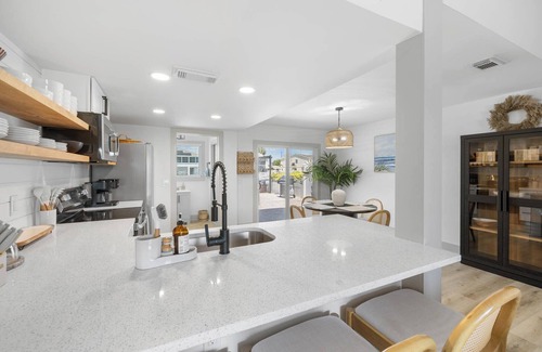 Spring Hill Casa | *New/Beautifully Remodeled/Waterfront/Pool Home