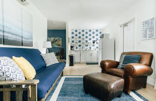 Pompano Beach Apartamento | New & Blue - 2 blocks to the beach