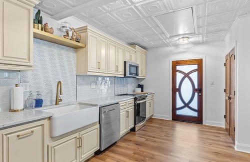 Morehead City Casa | NEW! Boho Cottage family/pet Friendly walking distance to Downtown Beaufort