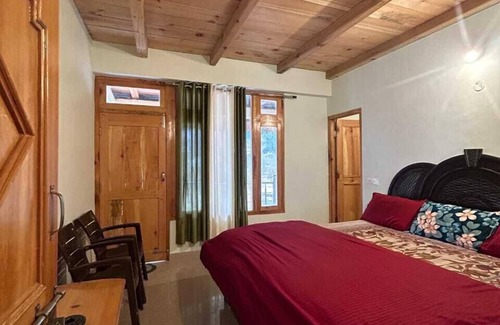 Bajaura Hotel | New Brahma Guesthouse