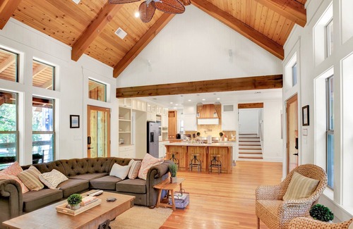 Gruene Casa | New Braunfels' Riverside Retreat Near Gruene Hall