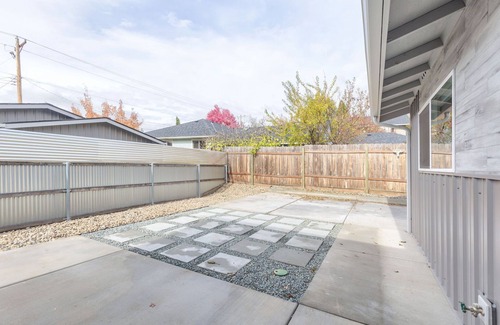 Grants Pass Casa | NEW Build-777 Hideaway