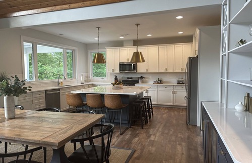 Jacksboro Casa | New Build, Waterfront 6 Bedroom and 6.5 Bath House on Norris Lake in Big Creek.