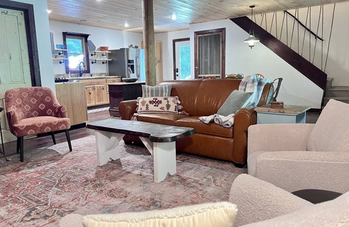 Morganton Cabina | NEW Cabin by Blue Ridge Lake, Swing Bed, Firepit, Double Porches