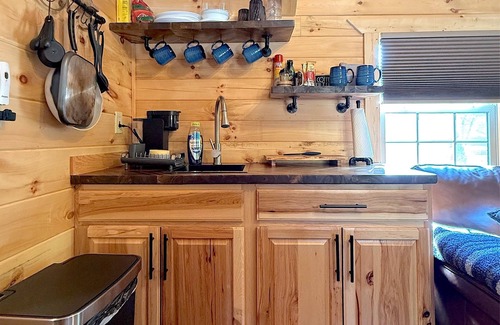 Town of Hope Cabina | NEW! Cabin with gazebo on the river! 111A