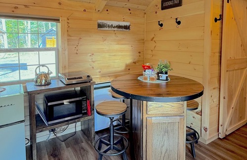 Town of Hope Cabina | NEW! Cabin with gazebo on the river! 111A