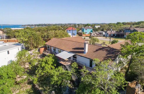 Canyon Lake Casa | NEW! Canyon Lake WATERFRONT Villa~Hot tub~Sleeps 16