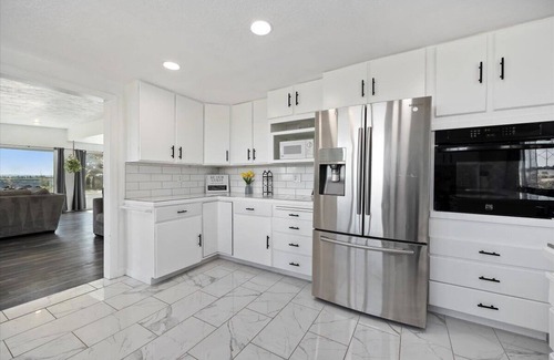 Twin Falls Casa | New! Canyon Rim home with waterfall trail!