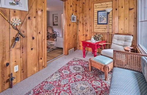 Green Bay Casa | NEW! Central Green Bay Home, 3 Mi to Lambeau Field