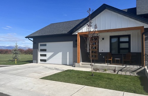 Four Corners Condominio | New, Centrally Located, Awesome 3 Bedroom Townhome in big sky Bozeman Montana!