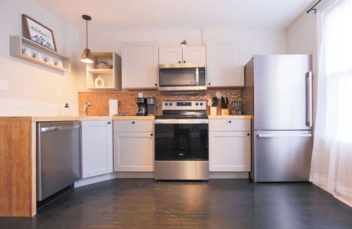 Canon City Casa | New · Charming Downtown Retreat with Hot Tub