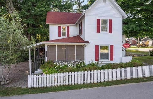 Walloon Lake Casa | *NEW* Charming Walloon Cottage with Dock Access!