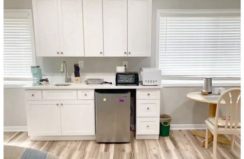 Fayetteville Casa | NEW✯Cheerful & Spacious Studio W/Private Entrance