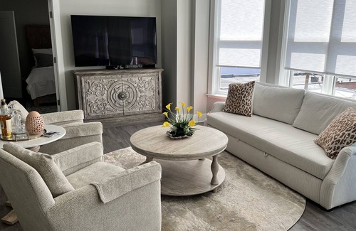 Fuquay-Varina Condominio | NEW Condo in Downtown Fuquay Varina!