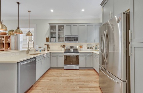 Metropolitan Casa | New Construction in Great Location W/ Parking and Patio By Lucky Savannah