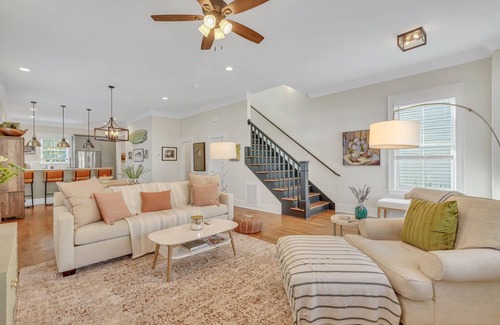 Metropolitan Casa | New Construction in Great Location W/ Parking and Patio By Lucky Savannah