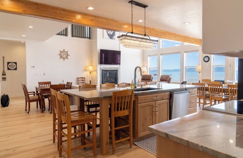 Dingle Casa | New Construction! North Bear Lake Beach House - 6 bed, 6 bath