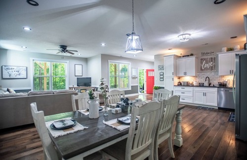 Asheville Casa | New Construction with Hot Tub!