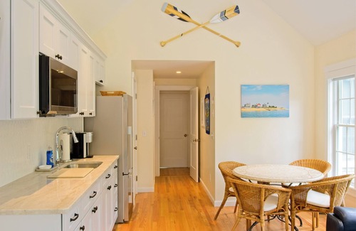 Brewster Apartamento | New construction within 1 mile of bay beach and Nickerson Park