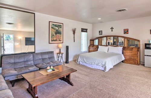 Bakersfield Apartamento | NEW! Convenient Bakersfield Vacation Rental!