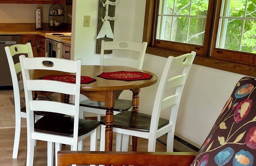 Sister Bay Condominio | New! Country Stroll to Pebble Beach! Charming-Cozy. Nature Retreat!Close to town