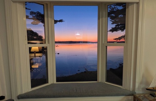 Trenton Cabaña | NEW! Cozy 4-bedroom bayside cottage near Acadia - WIFI, AC, and gorgeous views