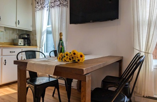 Saint-Tite-des-Caps Chalet De Esquí | New! Cozy and friendly chalet with spa & BBQ