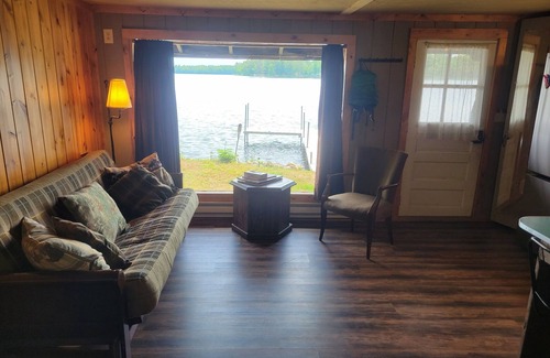 Tomahawk Cabina | New! Cozy Cabin on a Private Island